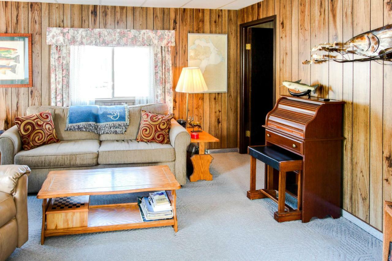 Scenic Bay Float Home Hideaway Athol Ngoại thất bức ảnh