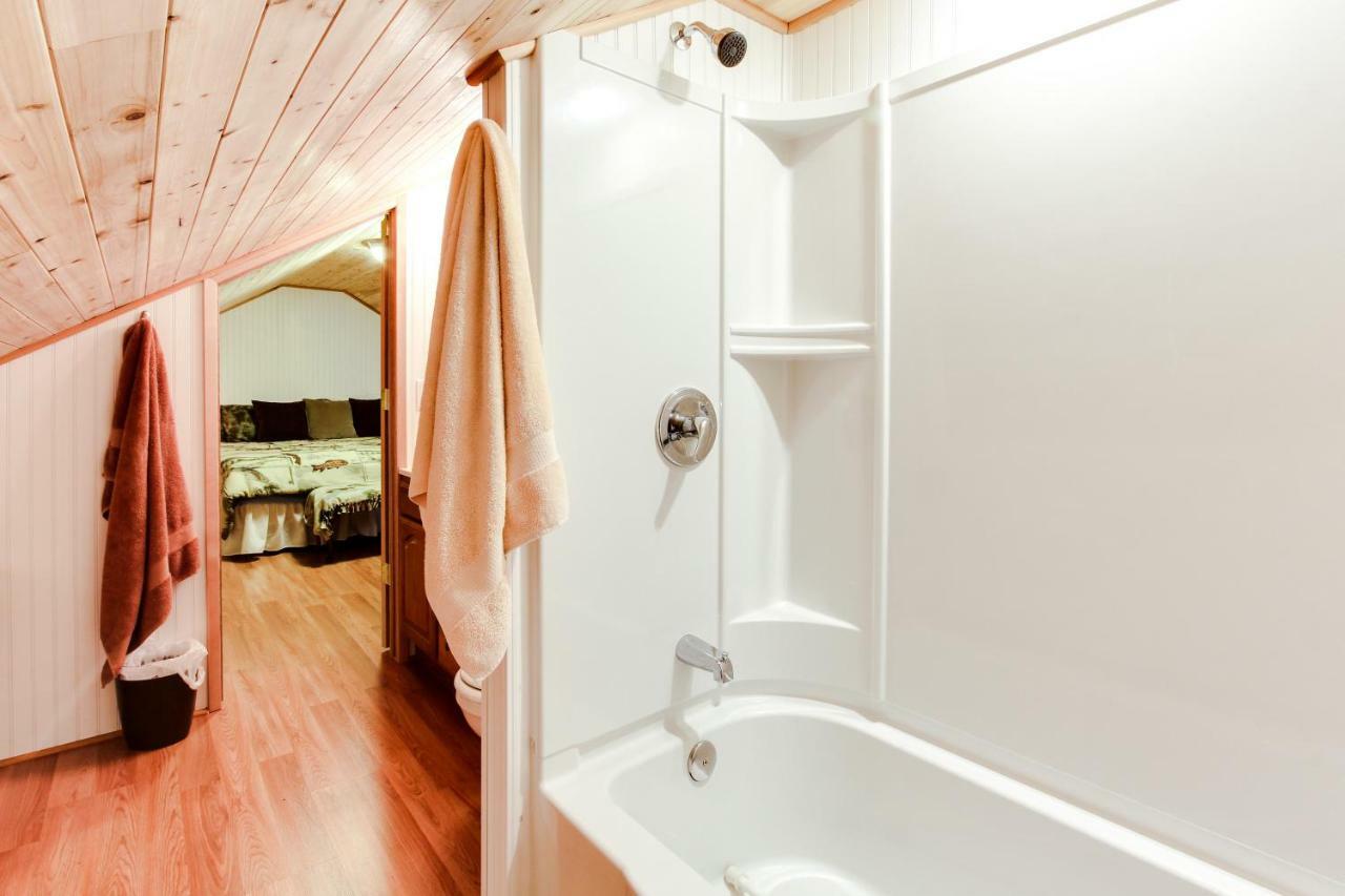 Scenic Bay Float Home Hideaway Athol Ngoại thất bức ảnh